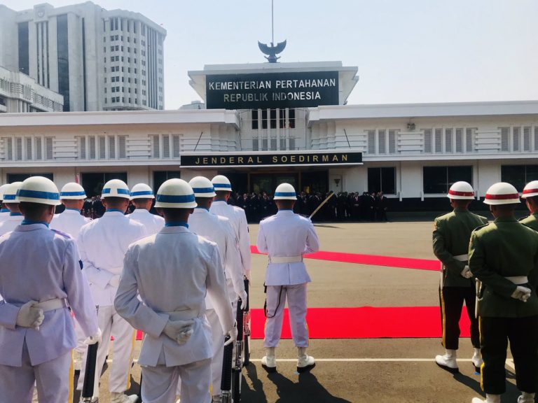 Sertijab Menhan Prabowo Disambut Karpet Merah