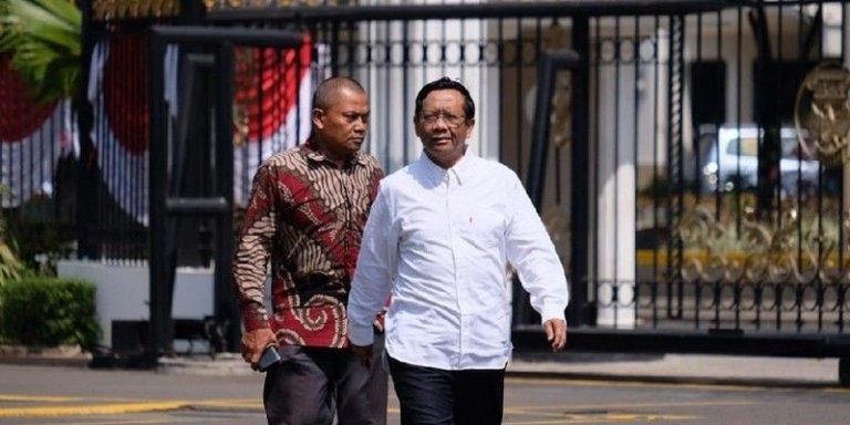 Jabat Menko Polhukam, Mahfud MD Lempar Pujian ke Wiranto