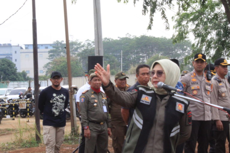 Hari ke-6, Satpol PP Tertibkan 7 Bangunan Liar di Lahan UIII