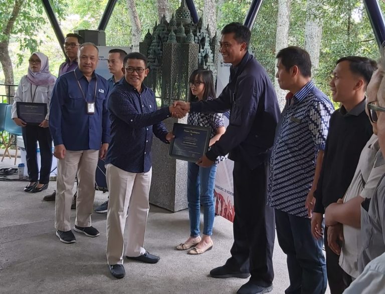KPP Pratama Bandung Bojonagara Berikan Apresiasi dan Penghargaan Wajib Pajak Tahun 2019