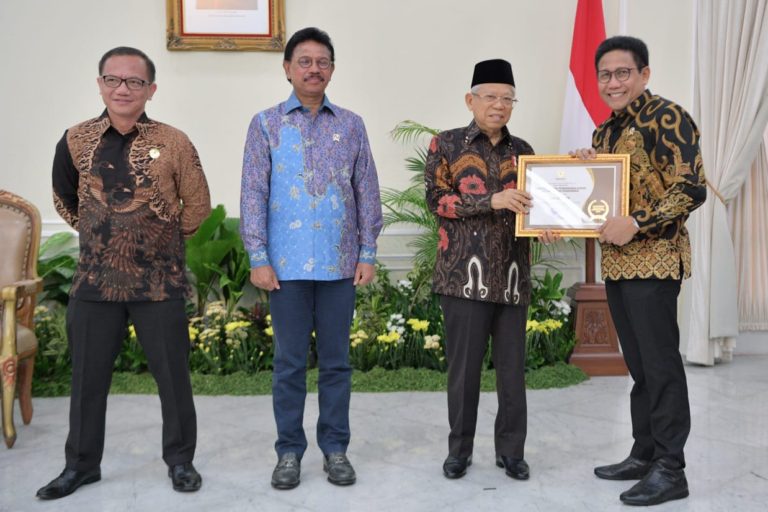 Dapat Anugerah Badan Publik Informatif, Mendes: Gunakan Dana Desa Setransparan Mungkin