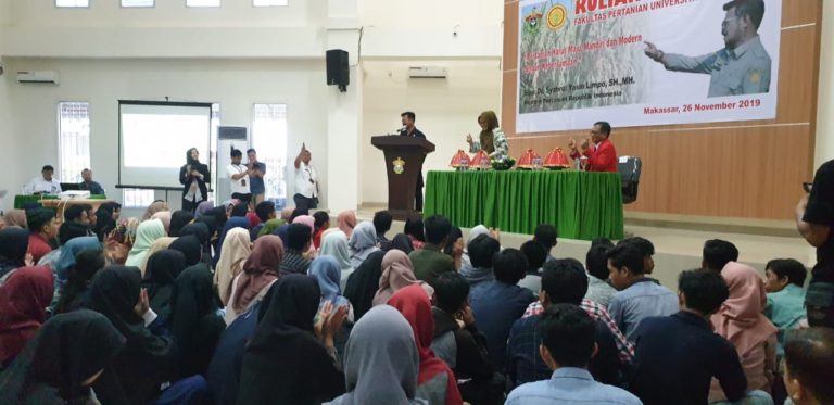 Menteri Syahrul Berikan Motivasi Mahasiswa Pertanian Unhas