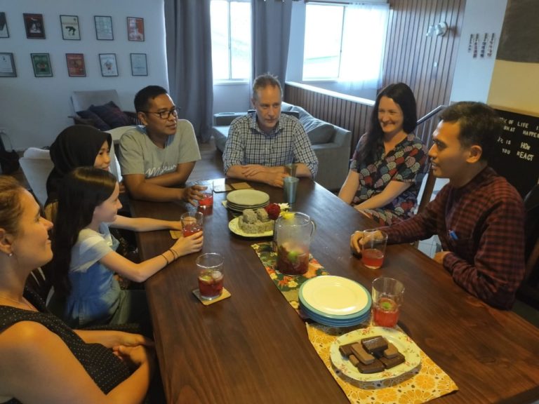Asrorun Niam Blusukan ke Homestay Peserta Pertukaran Pemuda di Australia