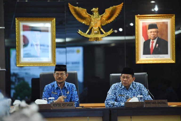 Mentan Serahkan Penghargaan Abdibaktitani ke 47 UKPP Berpretasi