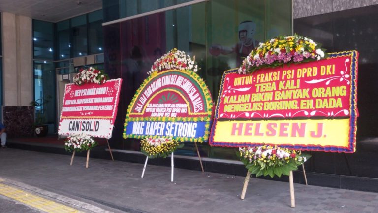 Usai Bongkar APBD DKI, PSI Dikirimi Karangan Bunga