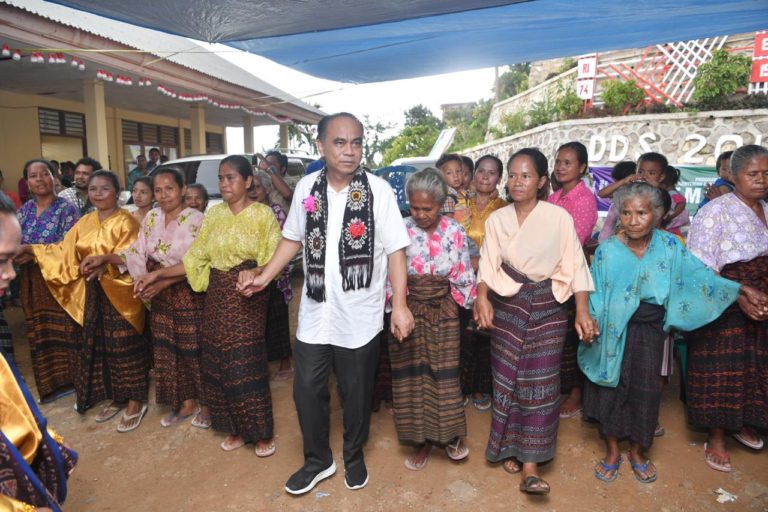 Budi Arie Pastikan Penggunaan Dana Desa di Kabupaten Ende