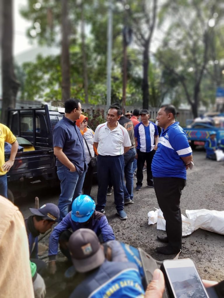 Antisipasi Banjir, Anies Pimpin Langsung Bersihkan Saluran Air