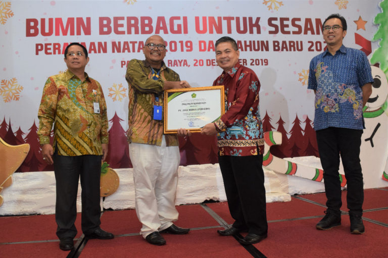 Jasa Marga,Bulog dan AP II Salurkan Donasi kepada 500 Anak Panti Asuhan