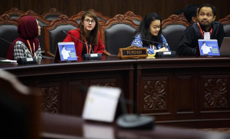 Gugatannya Ditolak MK, Begini Reaksi Tsamara Amani Cs