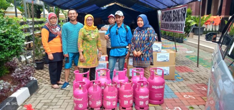 Pertamina Salurkan 146 Tabung Gas untuk Posko Dapur Umum Terdampak Banjir
