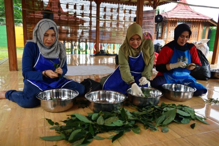 Pertamina Gandeng CTI, Tingkatkan Kualitas Kain Tenun Sumsel