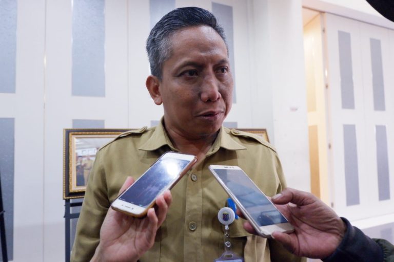 Jelang Sekolah Tatap Muka, 3.300 Guru di Depok Divaksin Covid-19