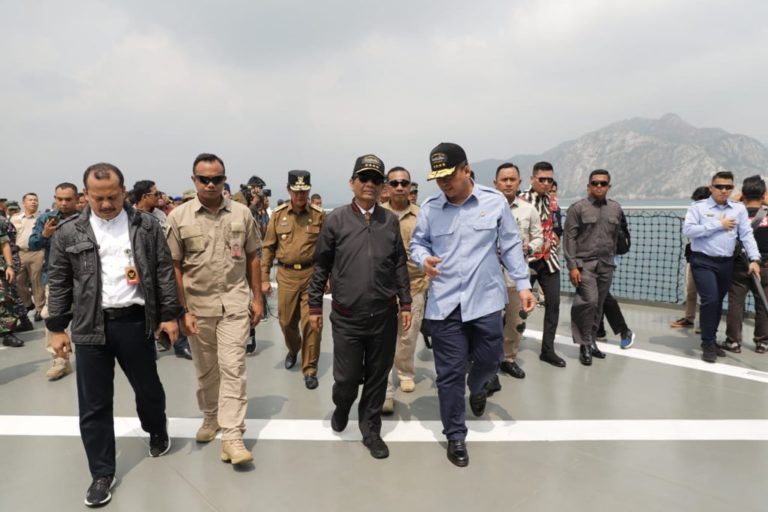 Diatas KRI Semarang-594, Sejumlah Menteri Bahas Keamanan Laut Natuna