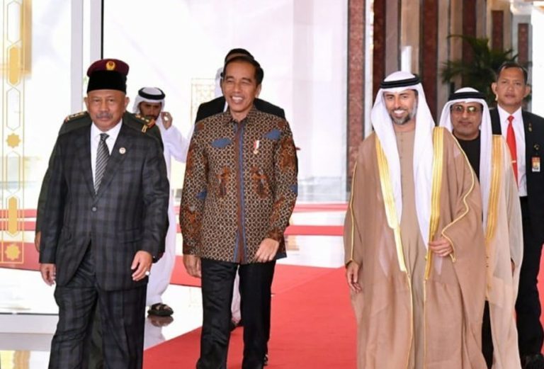 Tempuh Delapan Jam, Presiden Jokowi Akhirnya Tiba di Abu Dhabi