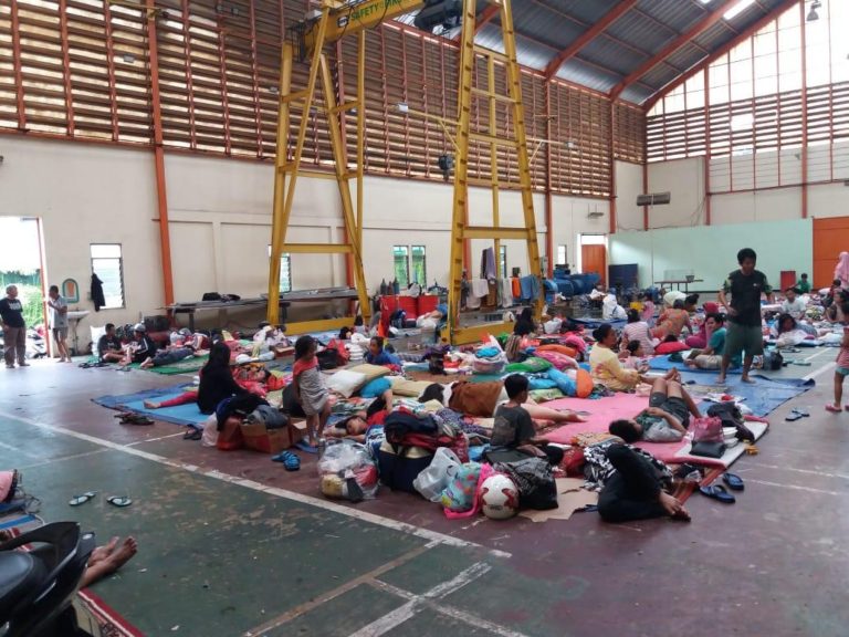 Pengungsi Korban Gempa di Mamuju Kesusahan Dapatkan Tenda