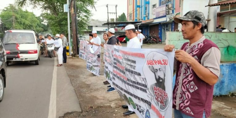 Puluhan Warga Depok Gelar Aksi Tuntut Pembubaran Ahmadiyah