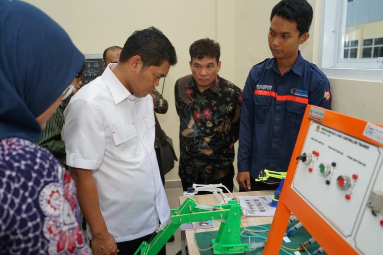Kemenperin Cetak Operator Robotik dan IKM Cokelat dari Makassar