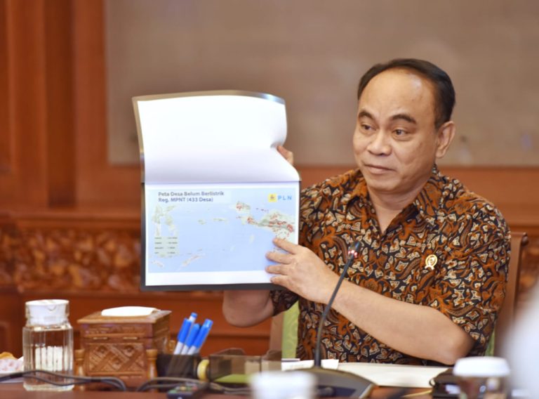 Kemendes PDTT Berkomitmen Listriki 433 Desa Tahun Ini