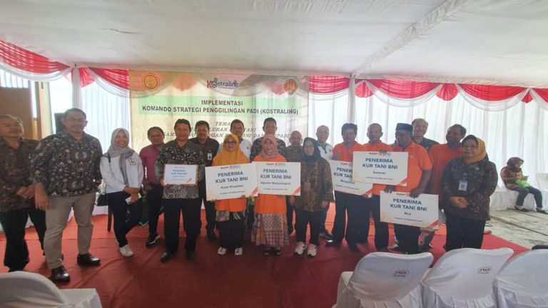Kementan Gerakan Kostraling untuk Antisipasi Anjloknya Harga Padi Saat Panen Raya