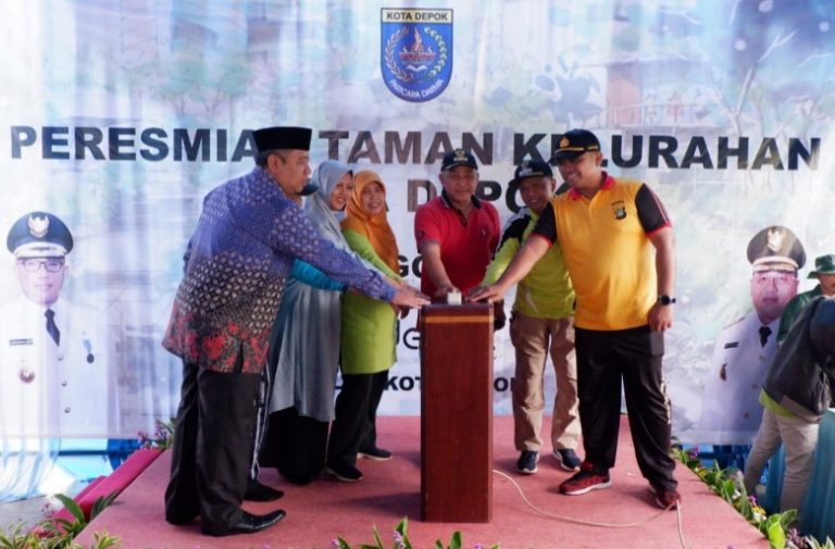 Wali Kota Depok Resmikan Tiga Taman di Cilodong