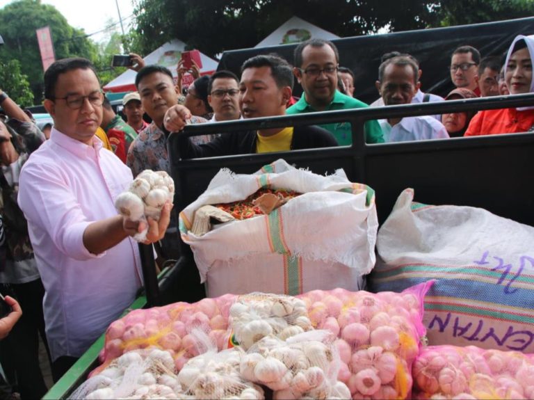 Terapkan PSBB, Anies Siapkan Bansos untuk Warga Jakarta