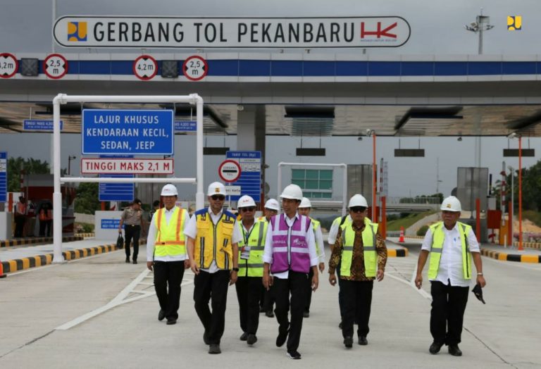 Tinjau Pembangunan Tol Pekanbaru-Dumai, Presiden: Kita Harapkan Selesai April 2020