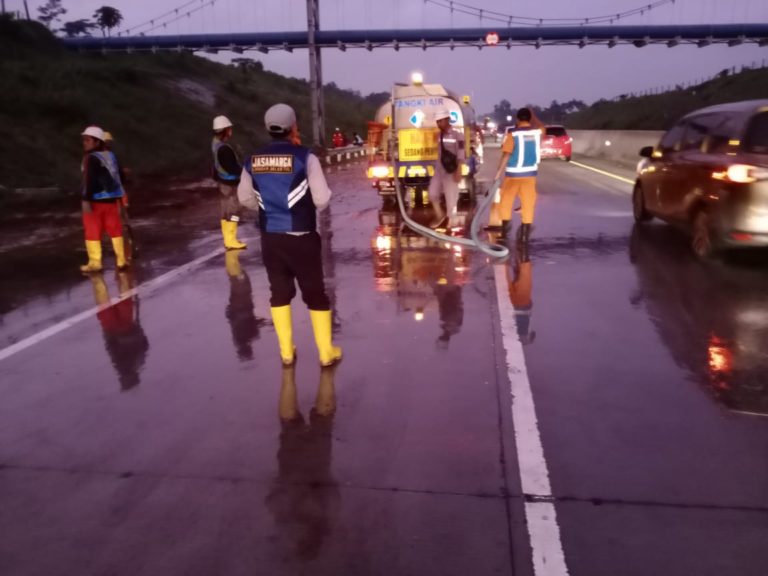 Jasa Marga Jelaskan Penyebab Luapan Air di Tol Pandaan-Malang
