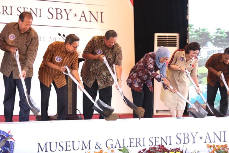 Khofifah Sambut Gembira Pendirian Museum dan Galeri Seni SBY-Ani di Pacitan