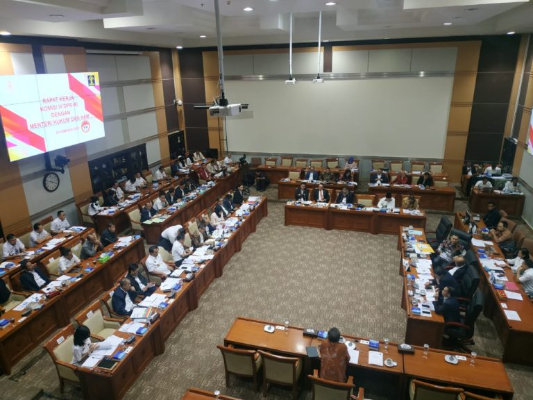 Harun Masiku masih Buron, Komisi III DPR: Sangat Mungkin Sudah Ditembak Mati