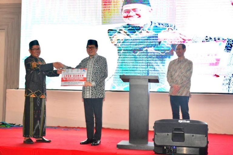 Serahkan Dana Bergulir, Dirut LPDB Berharap KSPPS BMT UGT Bisa Kembangkan Usahanya