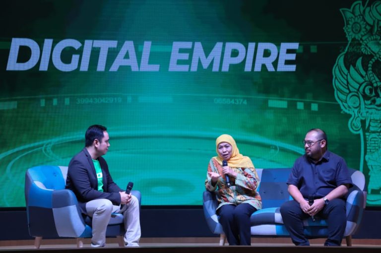 Khofifah Ingatkan Pentingnya Literasi Digital dan Media Bagi Masyarakat