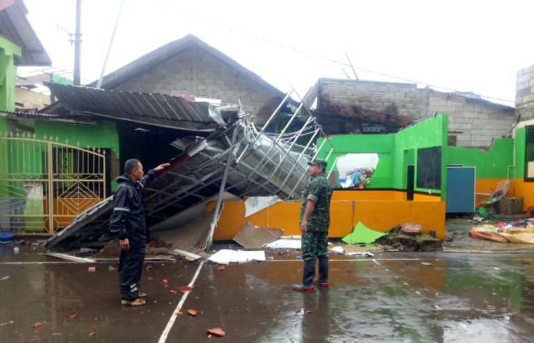 278 Rumah di Desa Selangit Rusak Akibat Diterjang Puting Beliung