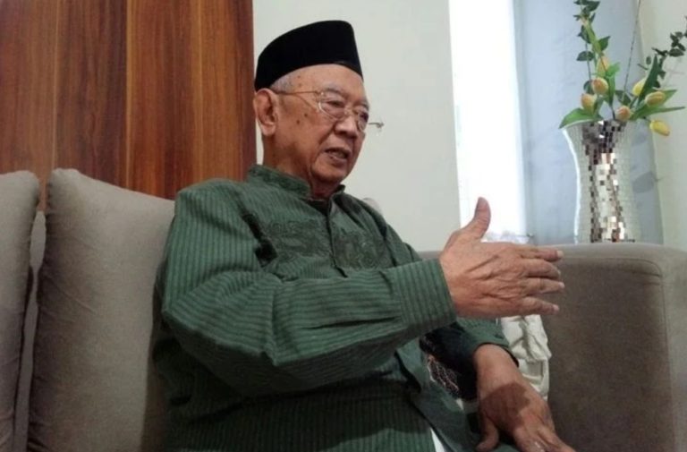 Sebelum Tutup Usia, Gus Sholah Mimpi Bertemu Gus Dur
