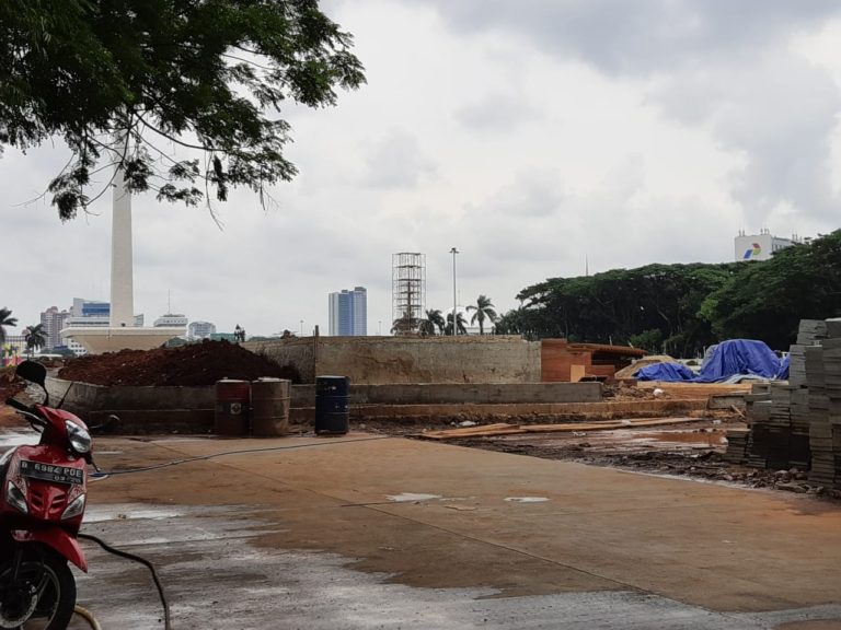 Miris! Begini Penampakan Proyek Revitalisasi Monas Usai Disetop Sementara