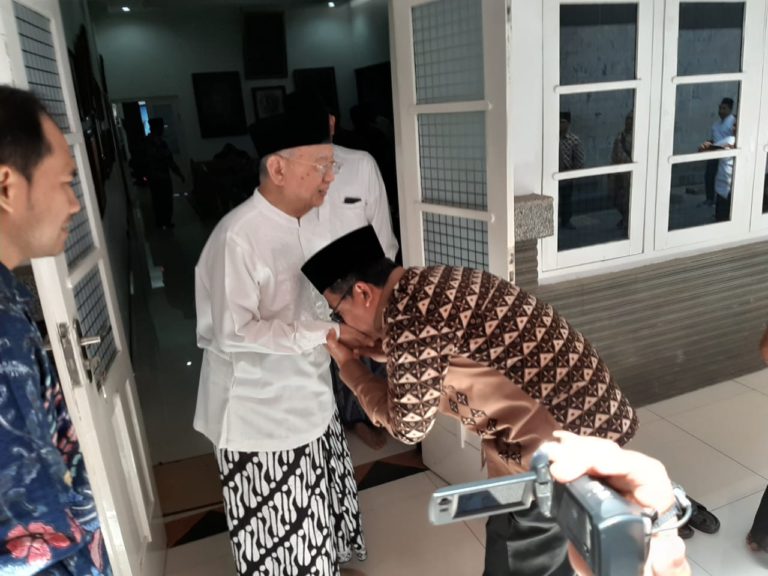 Zainut Tauhid Kenang Sosok Gus Sholah; Beliau Jembatan Semua Golongan