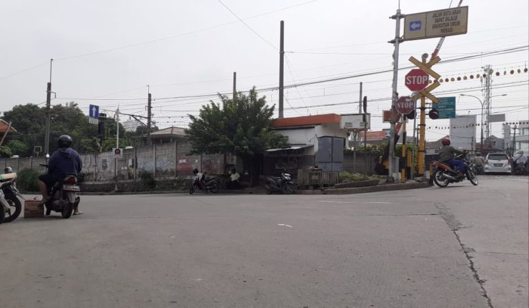 Akan Dibangun Underpass, Pemkot Depok Tertibkan Jalan Sejajar Rel Dewi Sartika