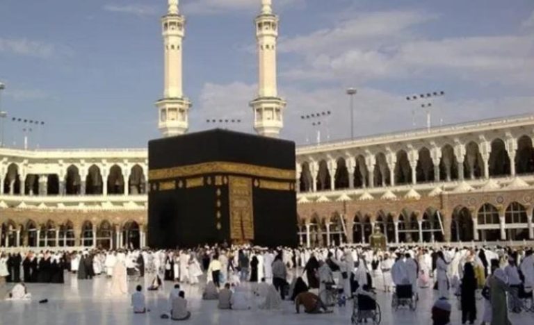 Saudi Buka Umrah Bertahap