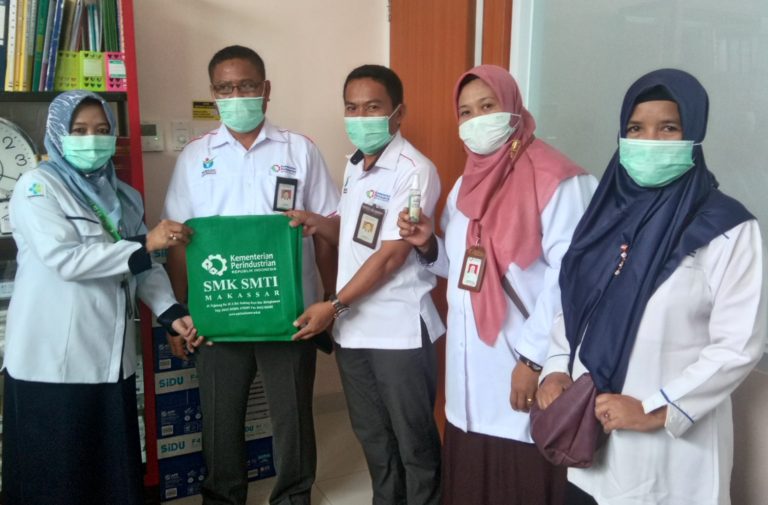 Cegah Covid-19, Kemenperin Fasilitasi Bantuan 10.000 Kacamata Pelindung
