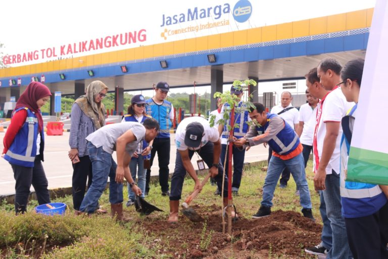HUT ke-42, Jasa Marga Gelar Aksi Tanam 42.000 Pohon Serentak se-Indonesia
