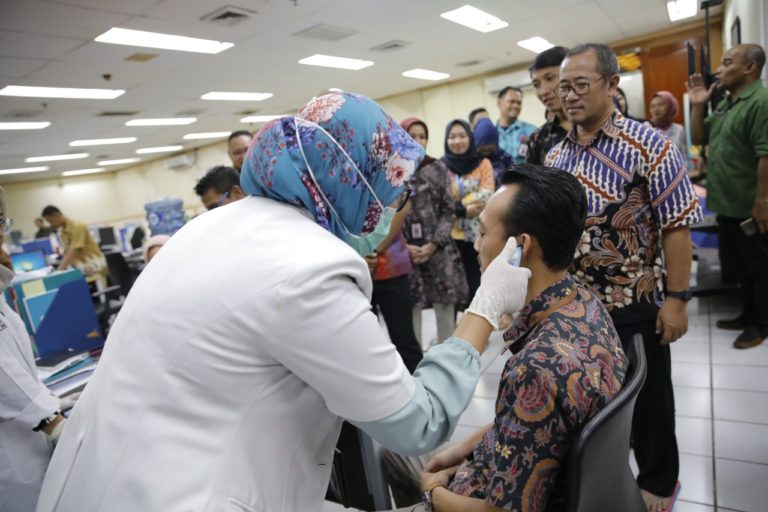 Kemendes PDTT himbau ASN Cek dan Periksa Suhu Tubuh