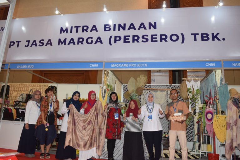 Jasa Marga Boyong Empat UKM Binaan Mejeng di Pameran Indocraft