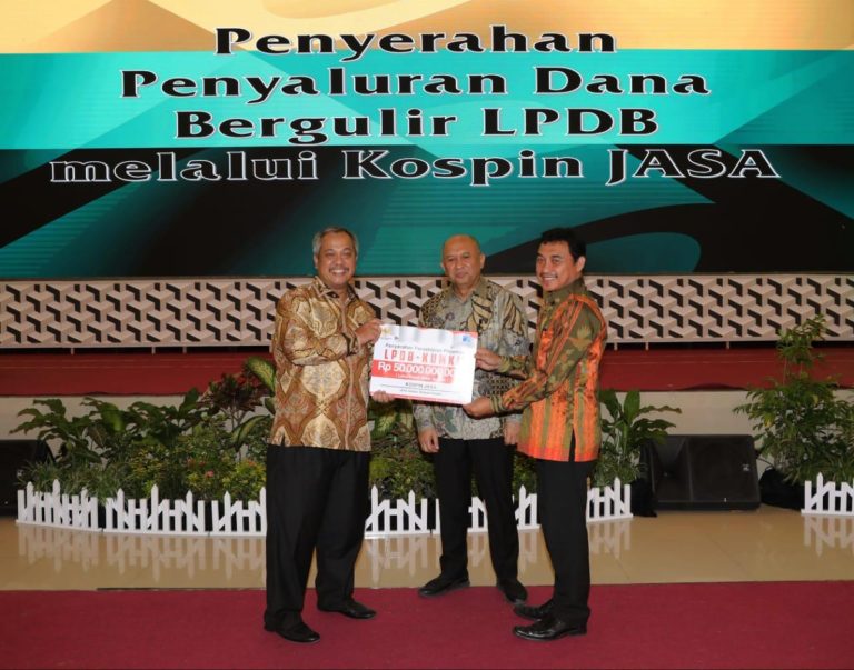 Basmi Rentenir, LPDB-KUMKM Salurkan Rp50 M untuk Kospin Jasa Basmi Rentenir, LPDB-KUMKM Salurkan Rp50 M untuk Kospin Jasa
