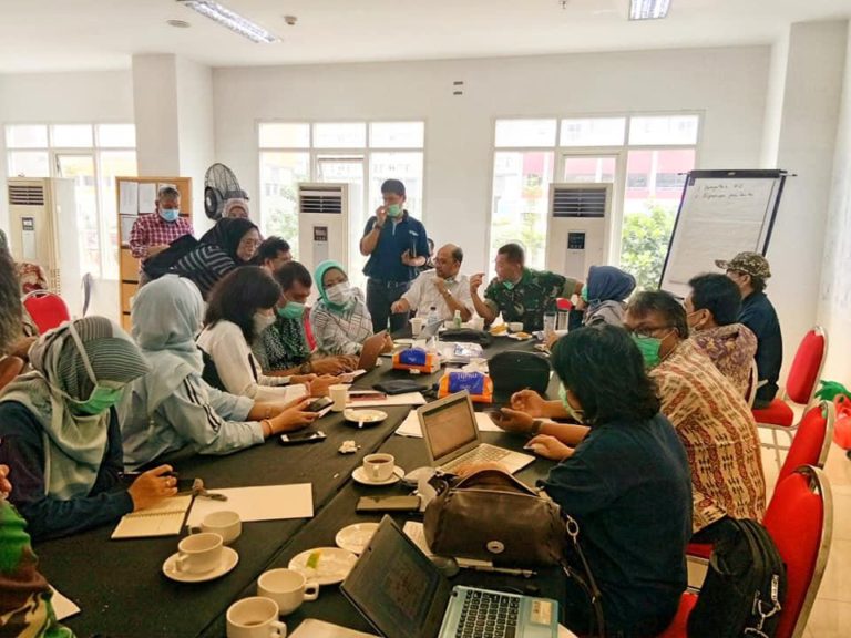 Tim Medis TNI AD Bersama IDI Siapkan Sarana Isolasi RS Darurat Wisma Atlet