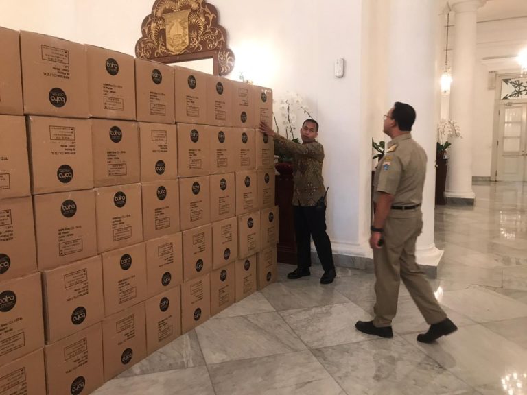 Pemprov DKI Terima 40 Ribu APD Virus Corona dari BNPB