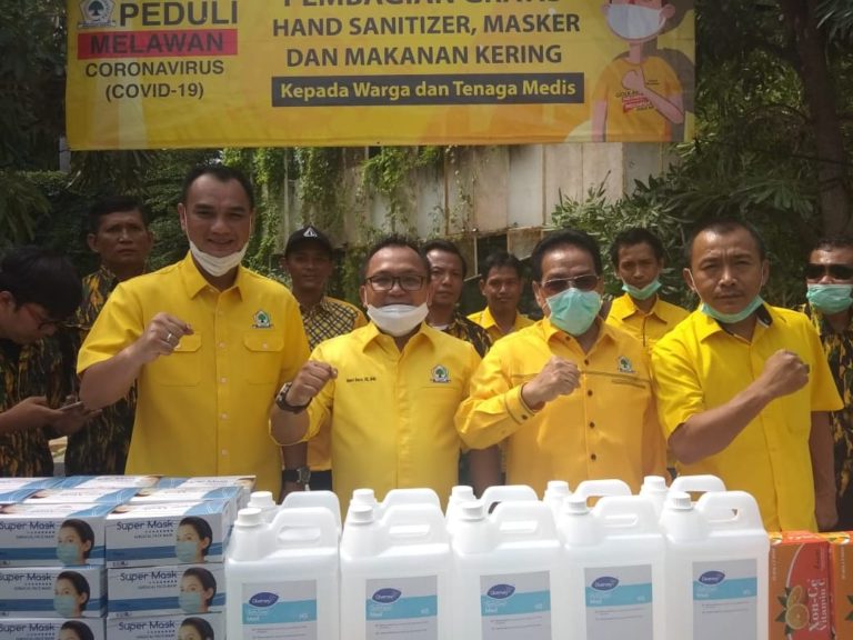 Golkar Kirim Masker, Vitamin dan Hand Sanitizer ke RS Rujukan Corona