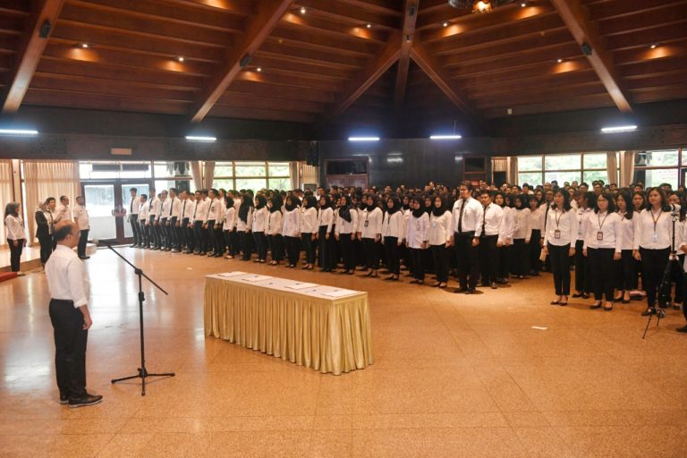 Sekjen Kemendes PDTT Ambil Sumpah PNS Formasi Tahun Anggaran 2018
