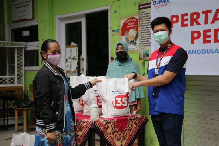 Pertamina Berdayakan Mitra Binaan Bantu Masyarakat Terdampak COVID-19