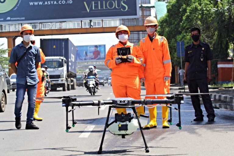 Pakai Drone, Pemkot Bekasi Semprotkan Disinfektan di Jalan Protokal dan Lokasi Publik