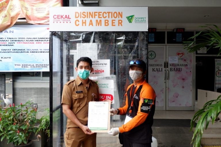 Dompet Dhuafa-Ninja Xpress Hadirkan Bilik Disinfektan di 10 Titik Jabodetabek
