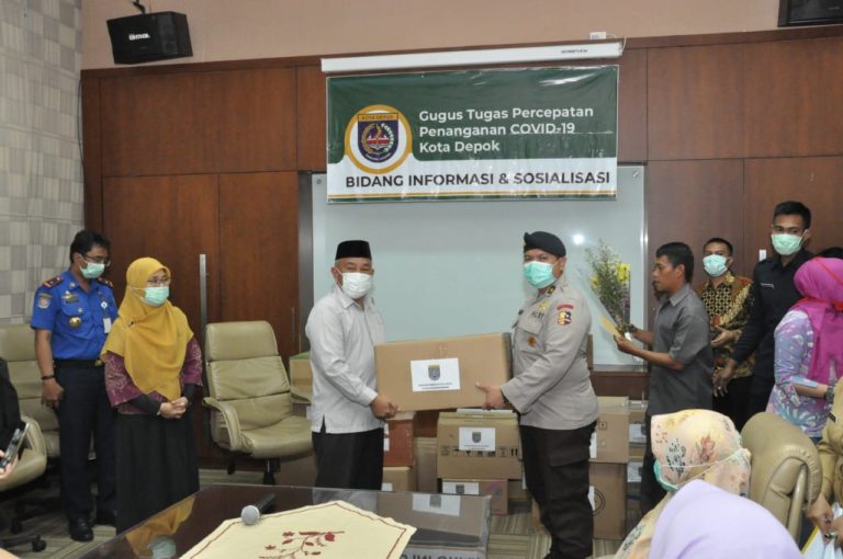 Dinkes Kota Depok Bagikan Ratusan APD ke 24 Rumah Sakit